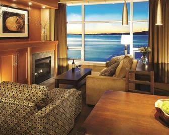 The Beach Club Resort - Parksville - Living room