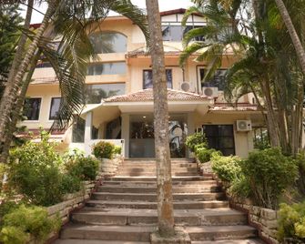 Country Spa Wellness Beach Resort - טריבאנדרום - בניין