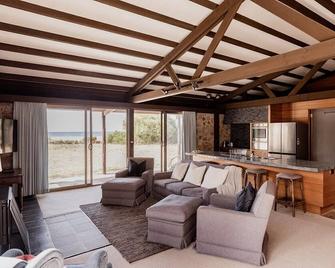 Waterfront Boltons Beach Cottages - Little Swanport - Sala de estar