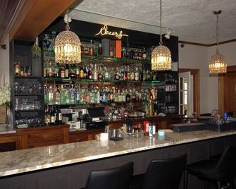 Garfield Inn Port Austin - 2 Bedroom with en suite - Port Austin - Bar