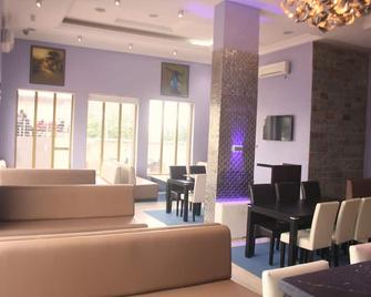 Mardezok Hotel - Asaba - Lounge