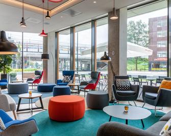 Holiday Inn Express Almere - Almere - Lounge