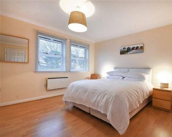 Beachcomber Apartment - Bamburgh - Bedroom