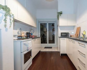 The Rawson House at the heart of Newtown - Sydney - Dapur