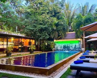 The Local Time Village - Ciudad de Siem Riep - Piscina