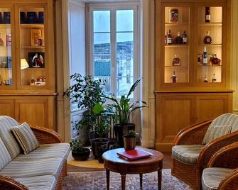 Logis des Tourelles - Cognac - Living room