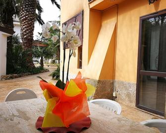 Inviting holiday home in Maida with swimming pool - Maida - Innenhof
