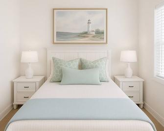 Relaxing Coastal Escape – Steps To Beach & Harbor, Pool, Sleeps 6 - Pass Christian - Sypialnia