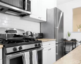 Green Haven by Brighton Beach - Brooklyn - Kitchen