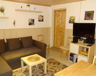 Small vacation home with sauna barrel in the Thuringian Forest on the Rennsteig - Suhl - Wohnzimmer