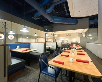 Canad Inns Destination Centre Club Regent Casino Hotel - Winnipeg - Restaurant