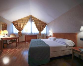 Monica Hotel Fiera - Bareggio - Slaapkamer