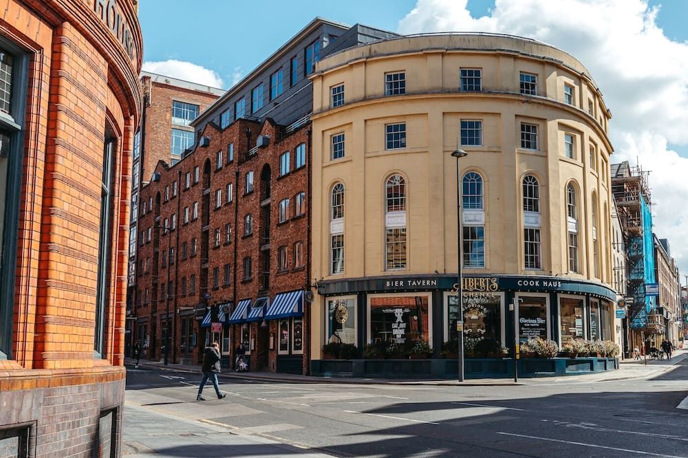 بوش بادز - ليفربول 1 - أبارت-هوتيل