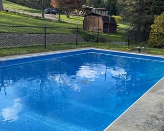 Bennetts Valley Elk Country Inn - Weedville - Piscina