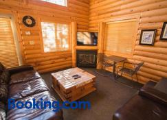 The Pines at Island Park - Island Park - Living room