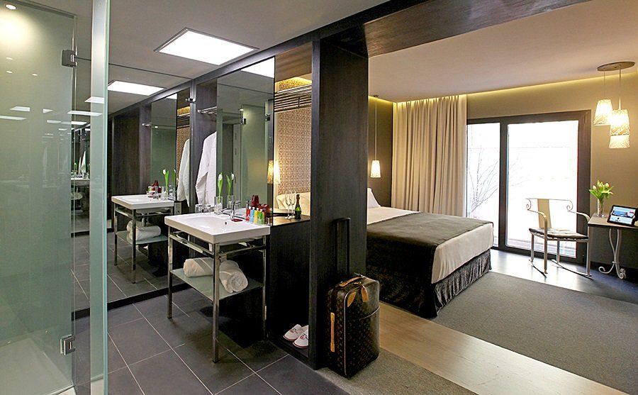 أكيل تو بارسيلونا - لبالغين فقط