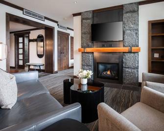 Nita Lake Lodge - Whistler - Living room