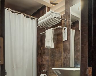 Rado Hotel - Santa María - Trujillo - Bathroom