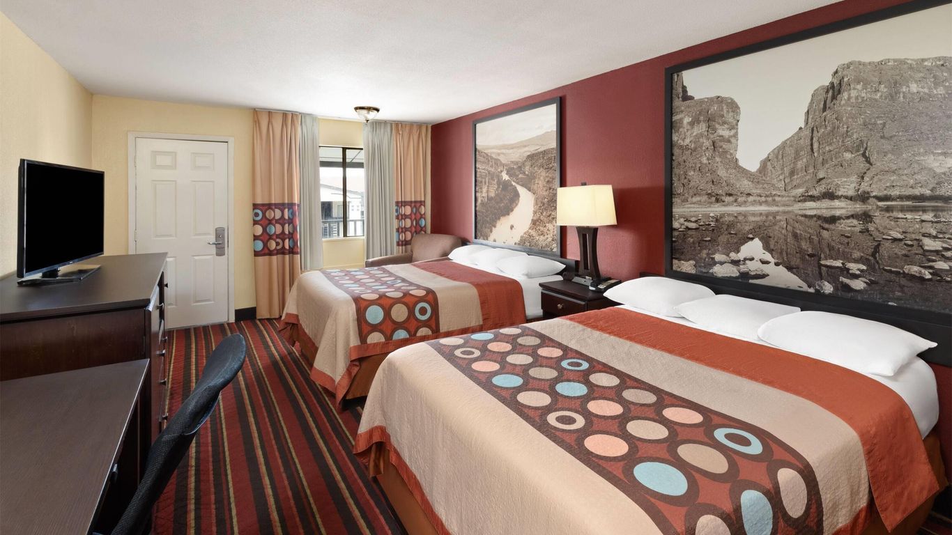 Super 8 by Wyndham Temple S. General Bruce