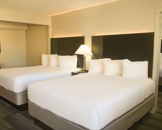 Americana Modern Hotel - Redding