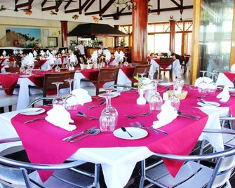 Pirogue Lodge - Baie Sainte Anne - Restaurante