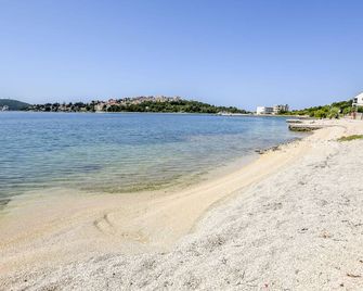 Apartments Silvana - Rogoznica - Strand