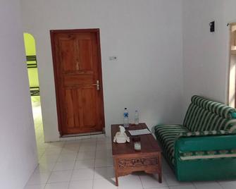 Gandrung City Hostel - Banyuwangi - Sala de estar