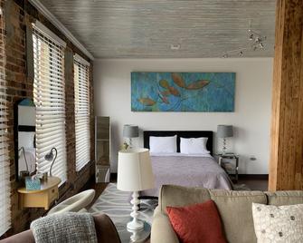 Historic Downtown District. - Fayetteville - Bedroom