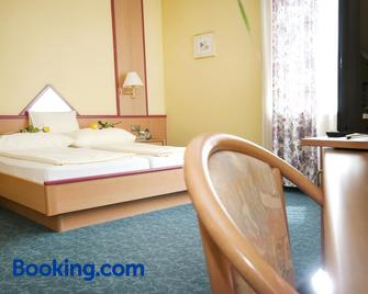 Hotel Restaurant Osterbauer - Neunkirchen - Bedroom