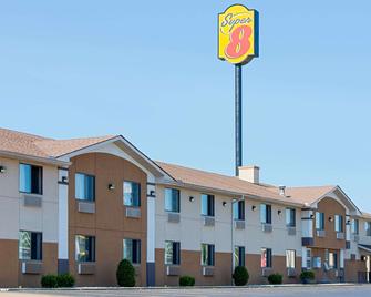 Super 8 by Wyndham Ripley - Ripley - Building