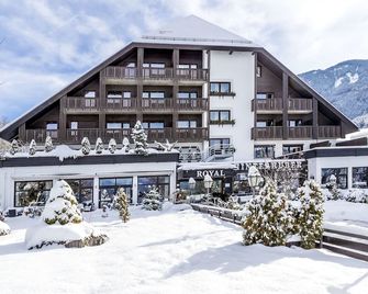 Royal Hotel Hinterhuber - Brunico - Building