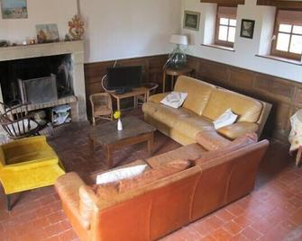 Charming house with large garden on the edge of the Tronçais forest - Vallon-en-Sully - Salon