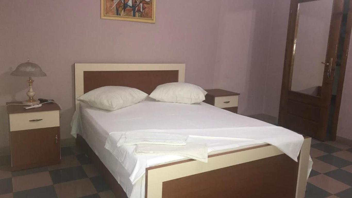 Hostel Grande House
