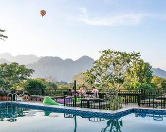 Mad Monkey Vang Vieng - Vang Vieng - Piscina