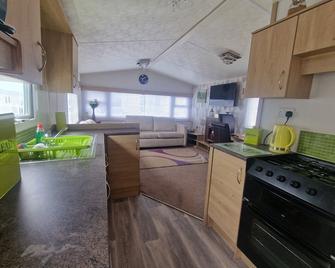 Lovely North Devon Holiday Home - Barnstaple - Kitchen