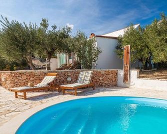 Private pool family home with open sea view - Bol - Pool