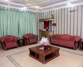 Swiss Cottage - Rawalpindi - Stue