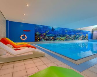 Ibis Zurich City West - Zurigo - Piscina
