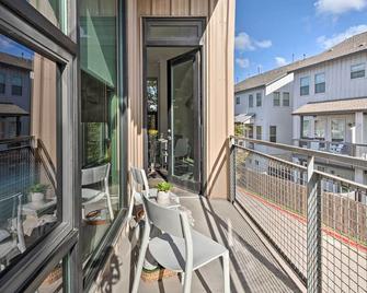 Urban Escape in SoLA with Private Patio! - Austin - Balcony