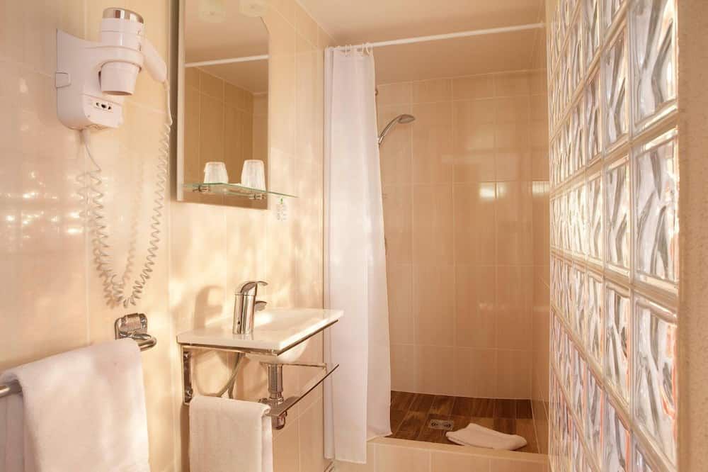 Bathroom view of Hôtel Londres Saint Honoré