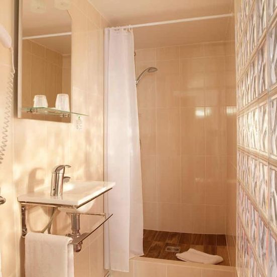 Bathroom view of Hôtel Londres Saint Honoré