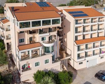Hotel Adria - Neum - Clădire