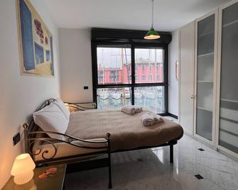Altido Oreste's Apartment - Genova - Camera da letto