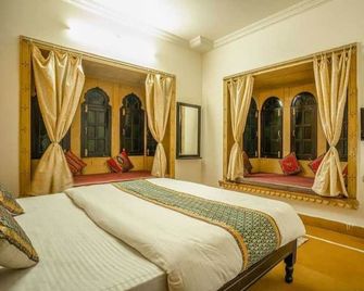 Hotel Darsh Safari - Fort View - ג'יסלמר - חדר שינה
