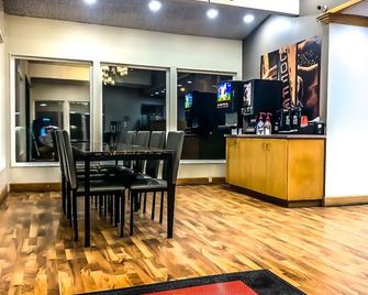Econo Lodge Inn and Suites Winnemucca - Winnemucca - Lobby