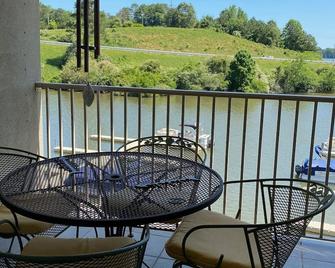 Condo With Awesome Lake View. - Alexander City - Balcony