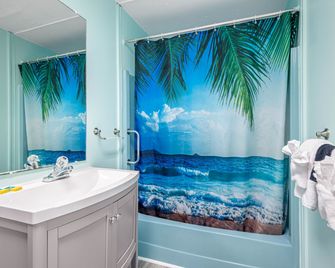 Sand Vista Vacation Hotel - Redington Shores - Bathroom