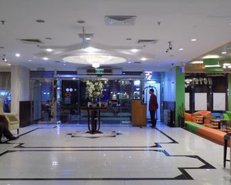 Boonmax Hotel - Dubai - Lobby