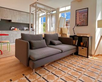 Casa Aquila - رينغينبرغ - غرفة معيشة