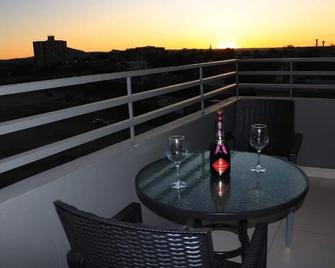 Dmn City Apartment - Windhoek - Balcony